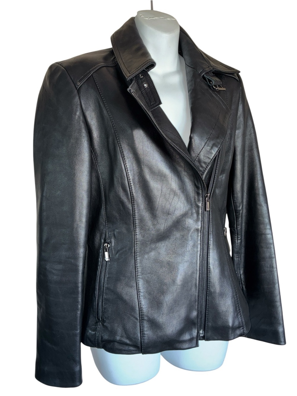 Jones New York Black Leather Jacket Women’s S, zip, notch lapel, pockets. Euc